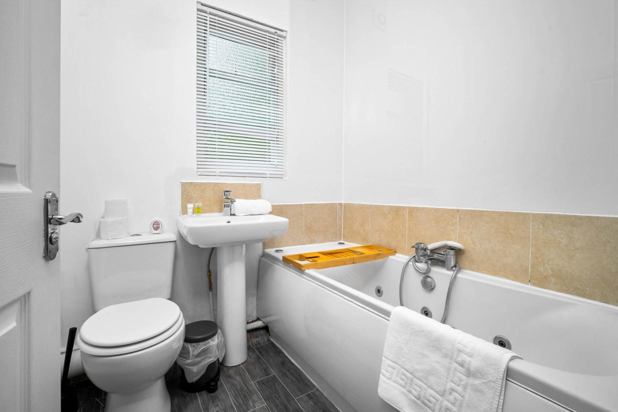 Luxury Apartment - Fast Wifi - Wolverhampton 9Apc מראה חיצוני תמונה